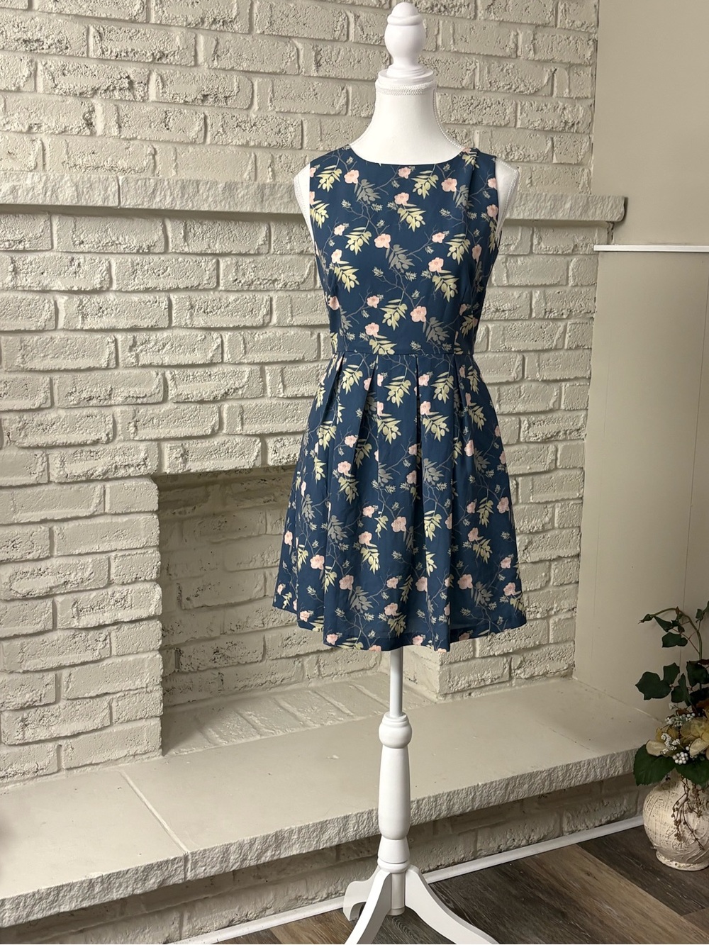 Pink Martini Collection Navy Floral Sleeveless Pleated Fit & Flare Dress-Size XS
